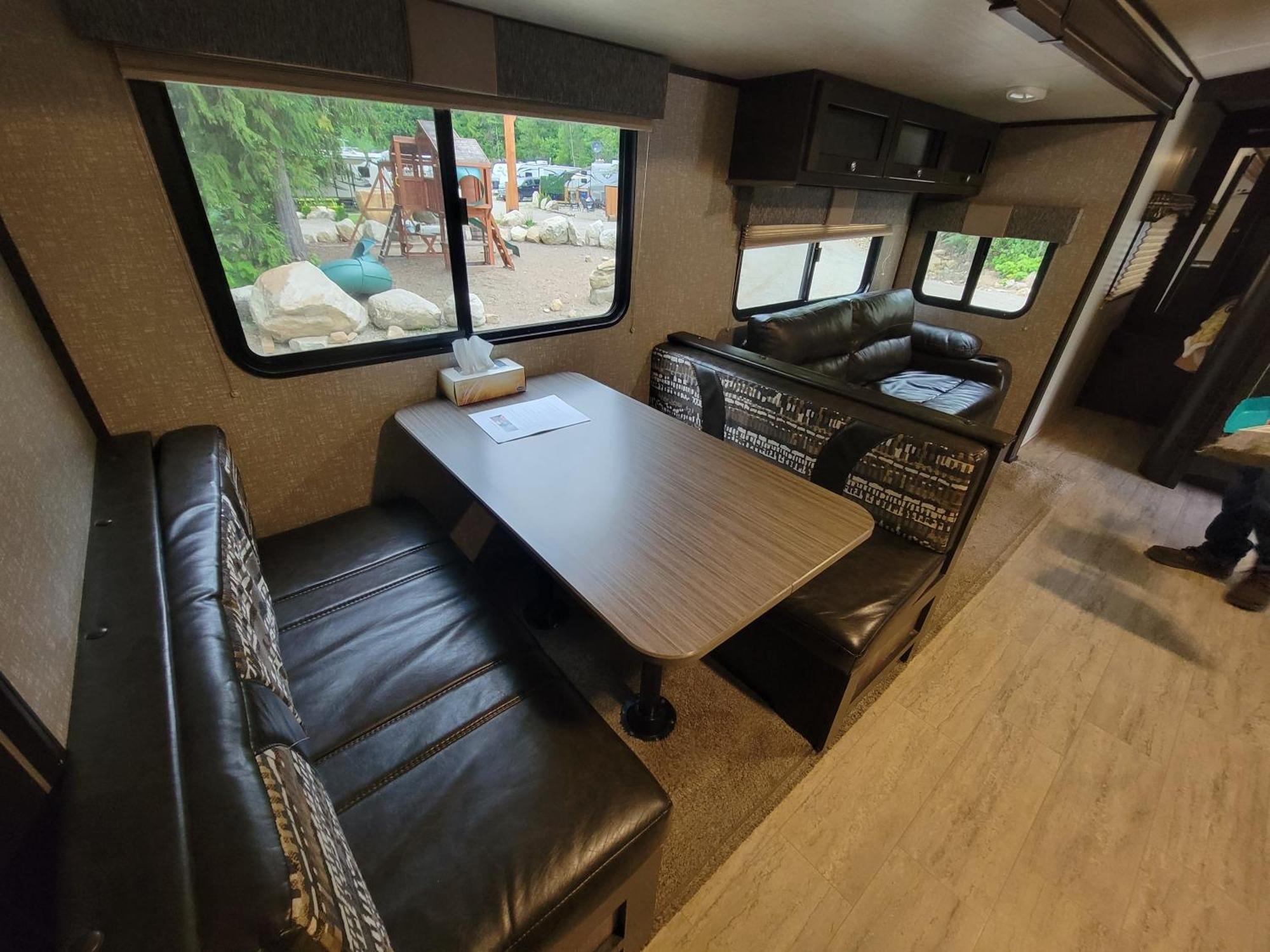 Noah'S Ark Campground Revelstoke Exterior foto