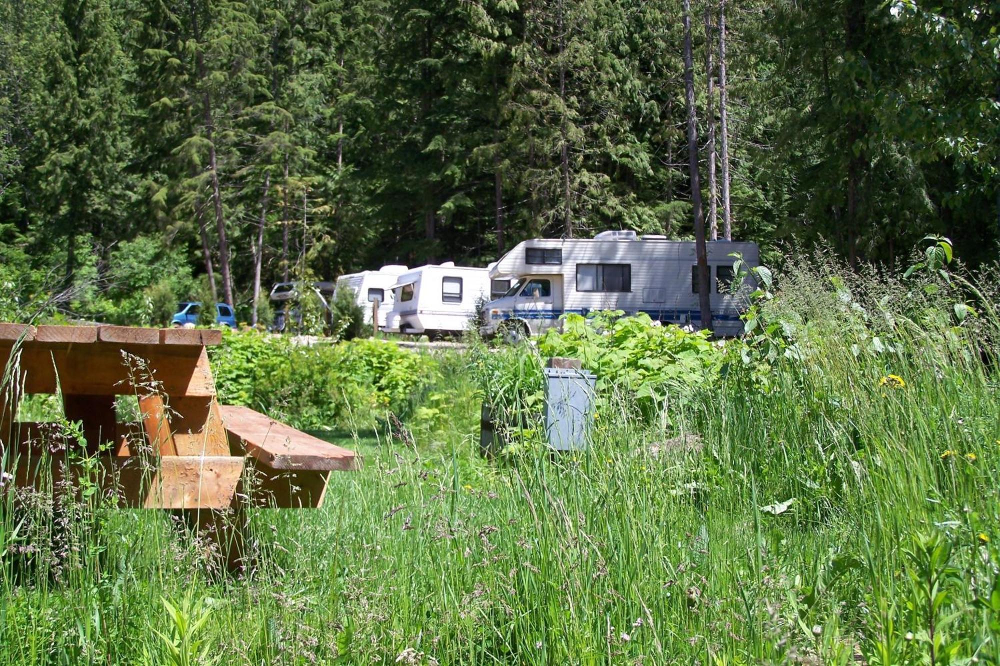 Noah'S Ark Campground Revelstoke Exterior foto