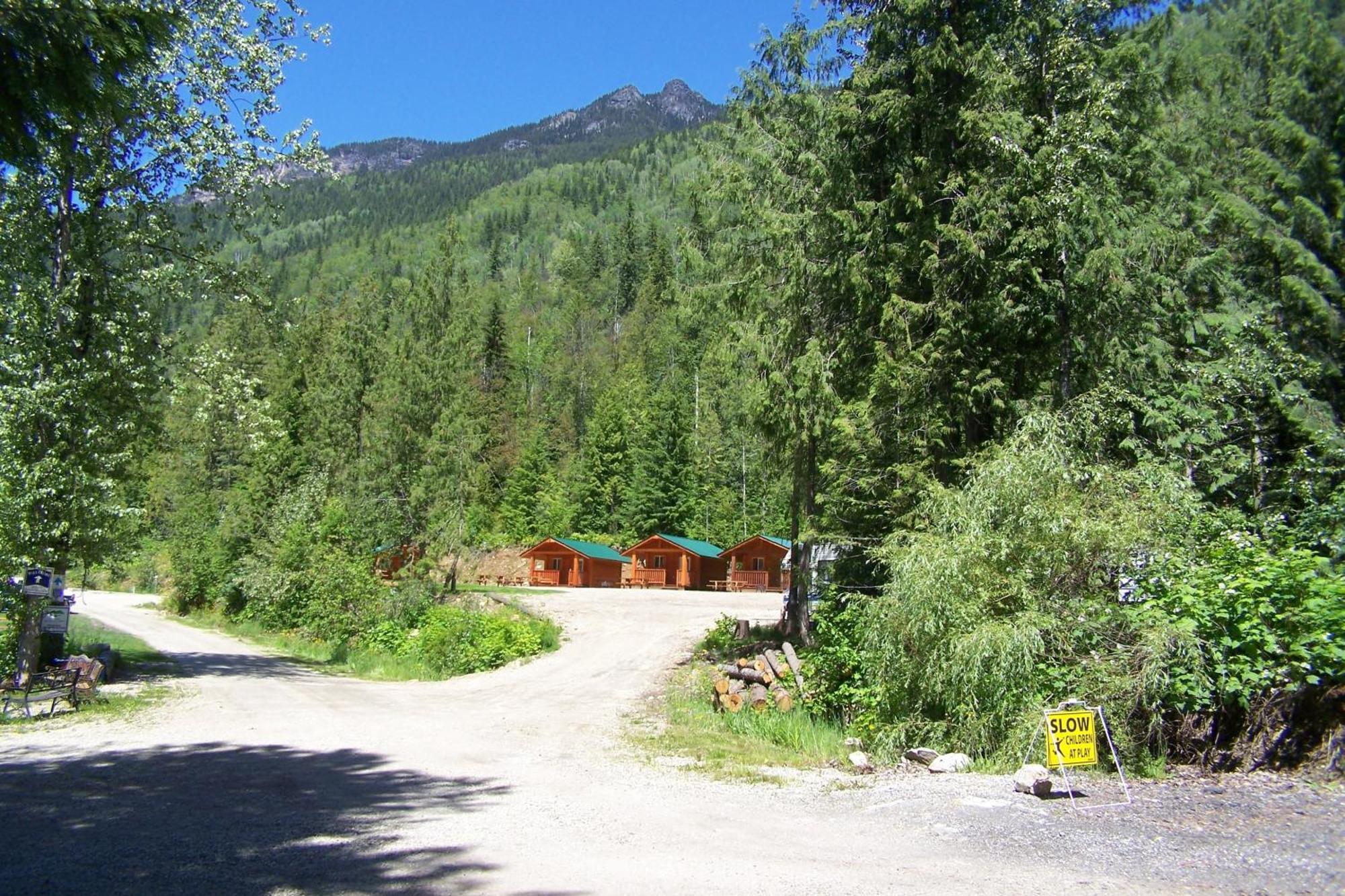 Noah'S Ark Campground Revelstoke Exterior foto