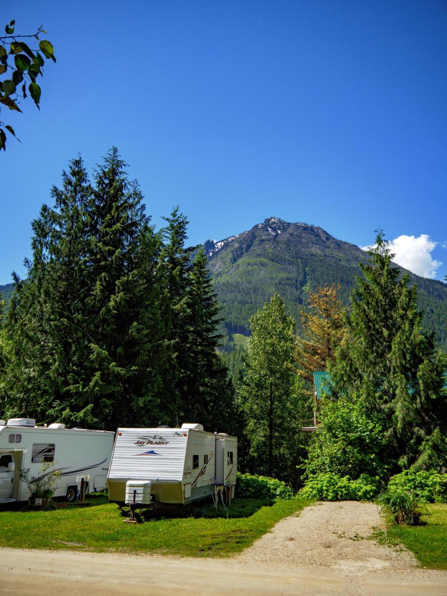 Noah'S Ark Campground Revelstoke Exterior foto